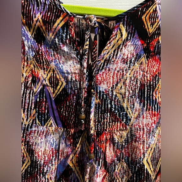 Brina and Em Women’s Multi Color Top Size Large - Picture 5 of 6